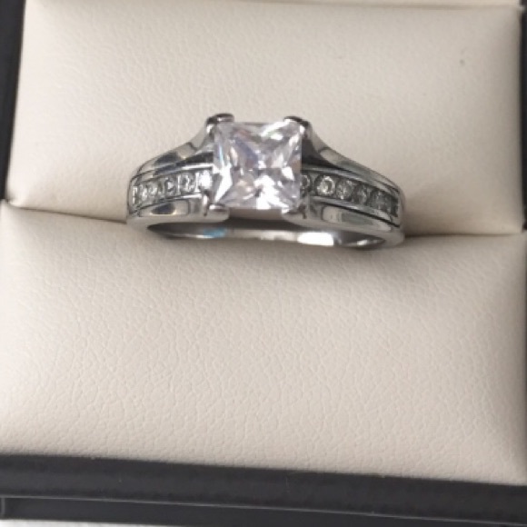 Jewelry - Ring set size 9